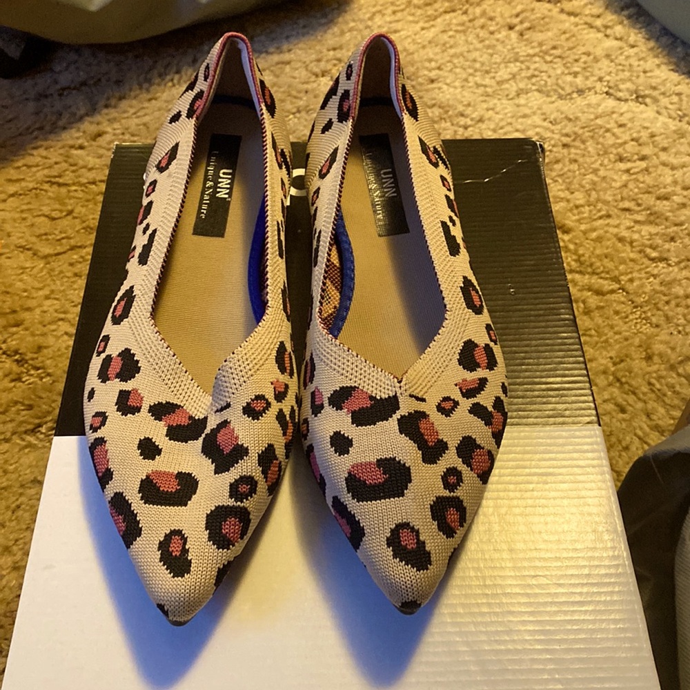 Pink leopard flats
